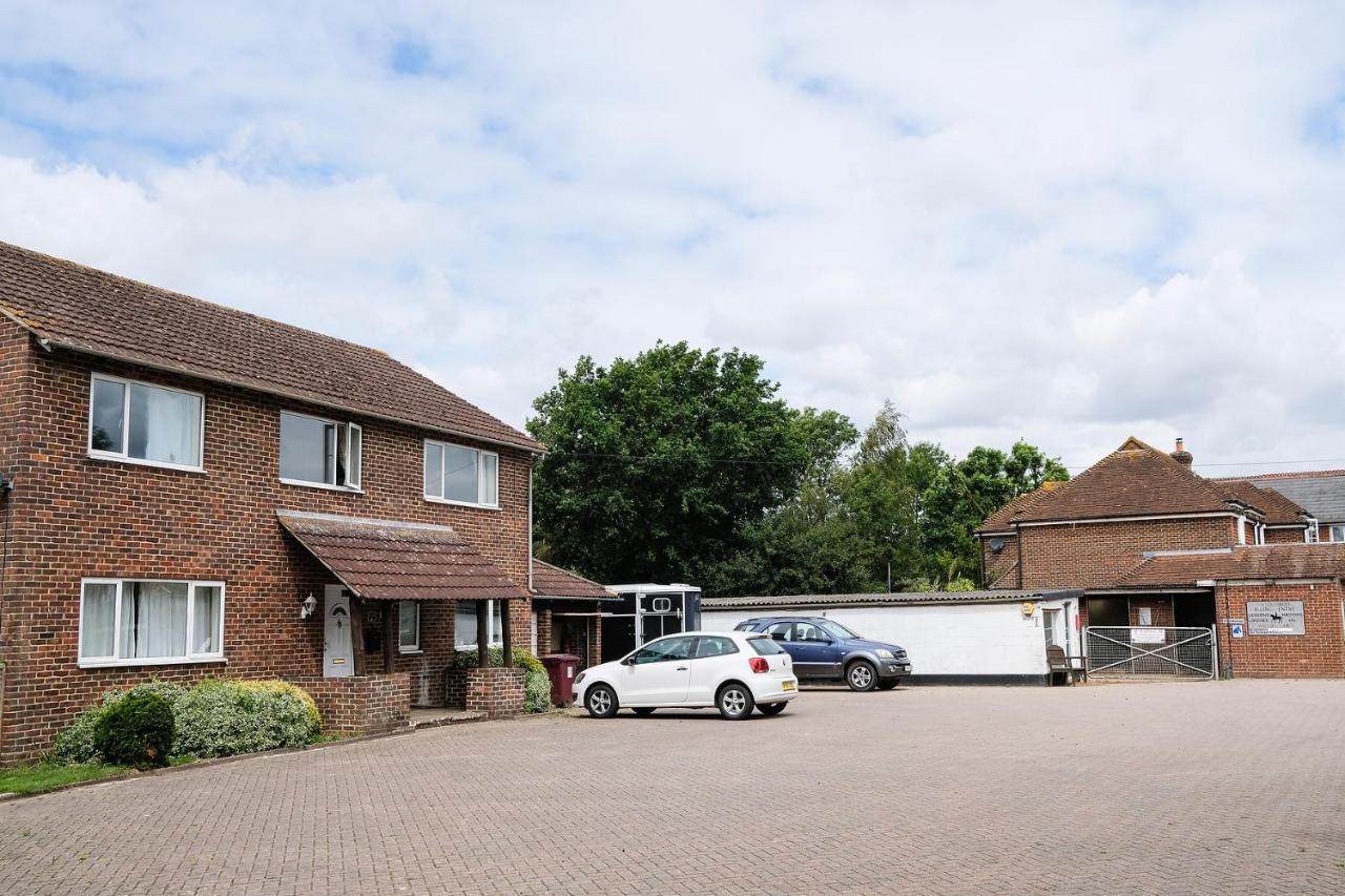 Willowbrook Riding Centre Chichester Buitenkant foto
